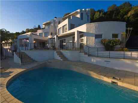 Villa Afrikana Guest Suites